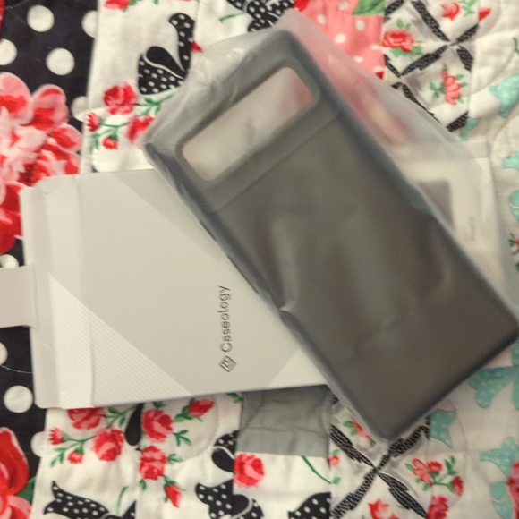 NIB Pixel 6 case by Caseology - Picture 2 of 2